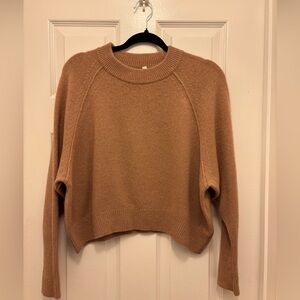 Babaton Aritzia Camel Crew Neck 100 % Cashmere Sweater